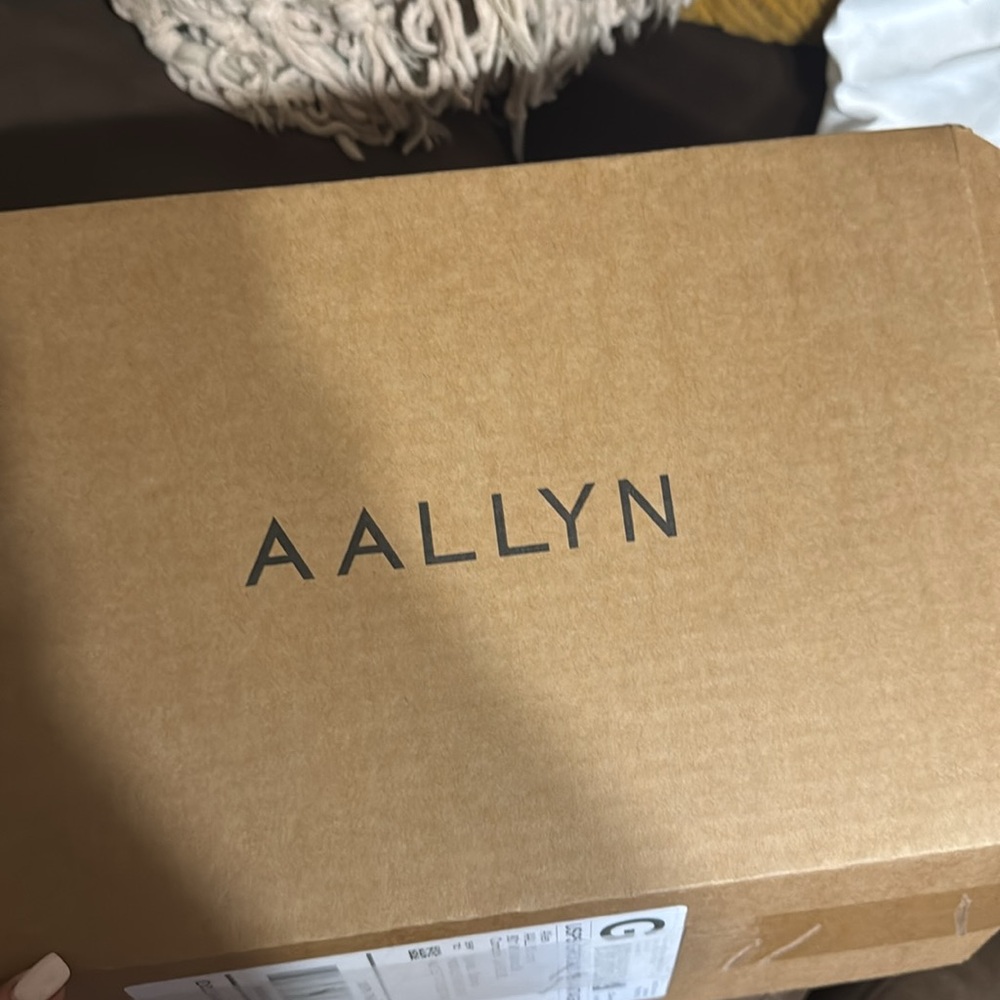 Allyn Elara convertible in excellent condition. - Picture 3 of 7